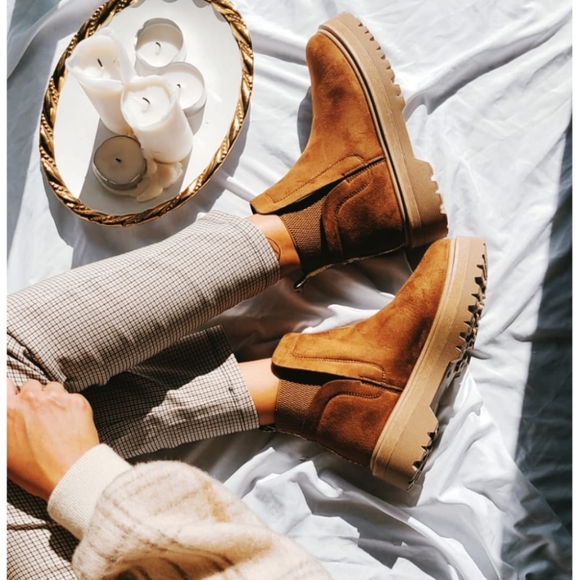 🆕️Sweater Weather collection tan boot - Picture 2 of 6